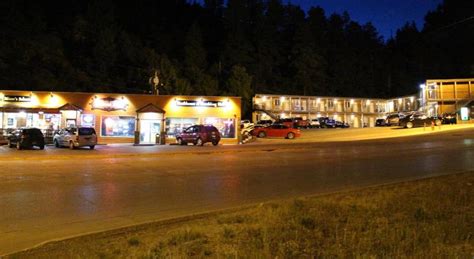 Deadwood Station Bunkhouse Reviews, Deals & Photos .